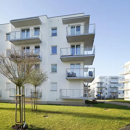 Modern 40m2 Balcony Parking Netflix Apartmán