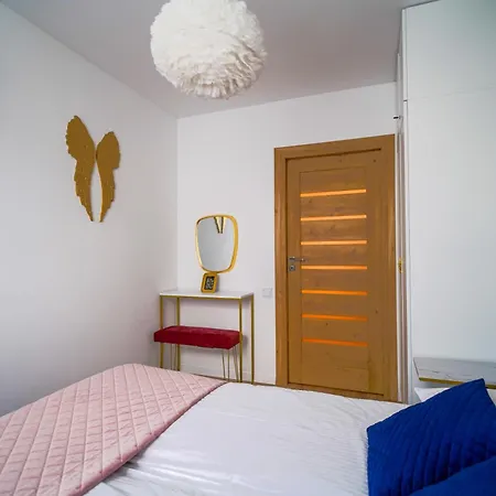 Modern 40m2 Balcony Parking Netflix
